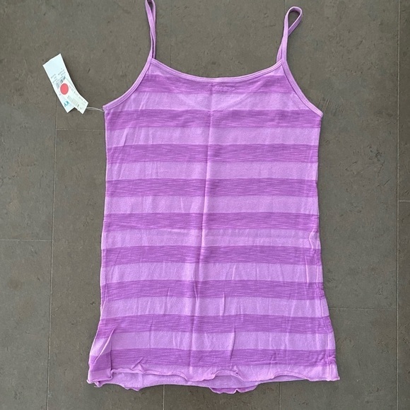ROXY tank top size large (fits smaller) - Picture 4 of 5
